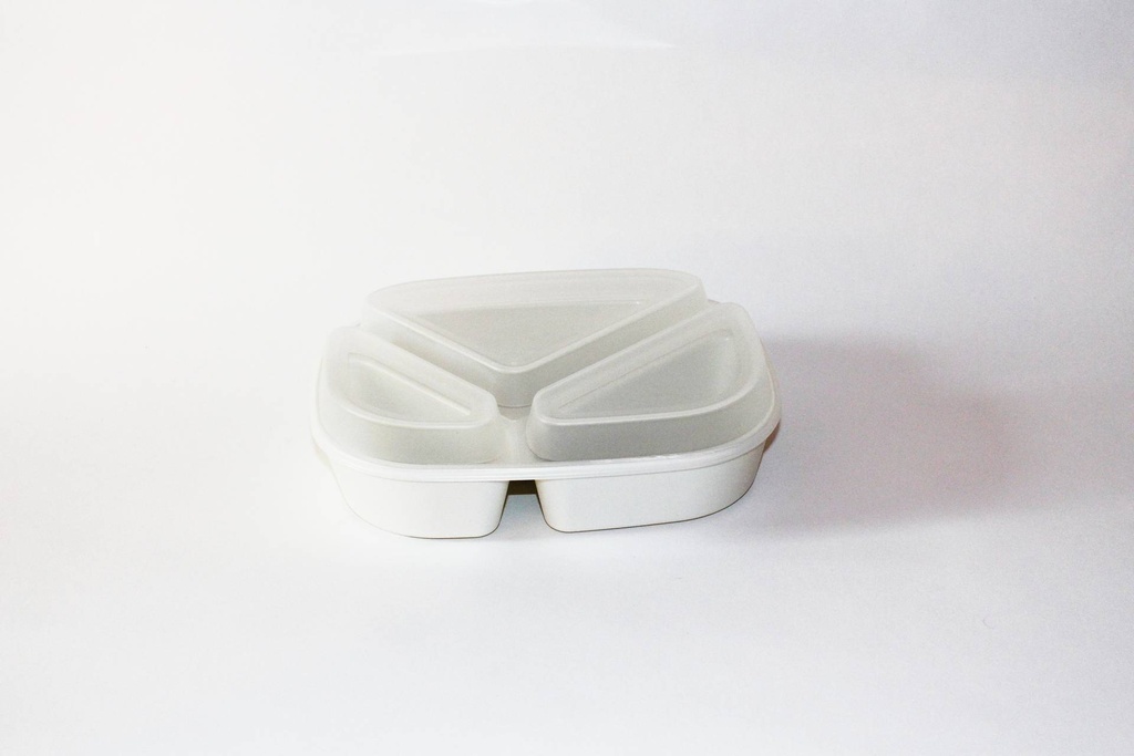Menübox 3-geteilt 236x181x47mm mit Deckel / cremeweiß / 48 Stk.