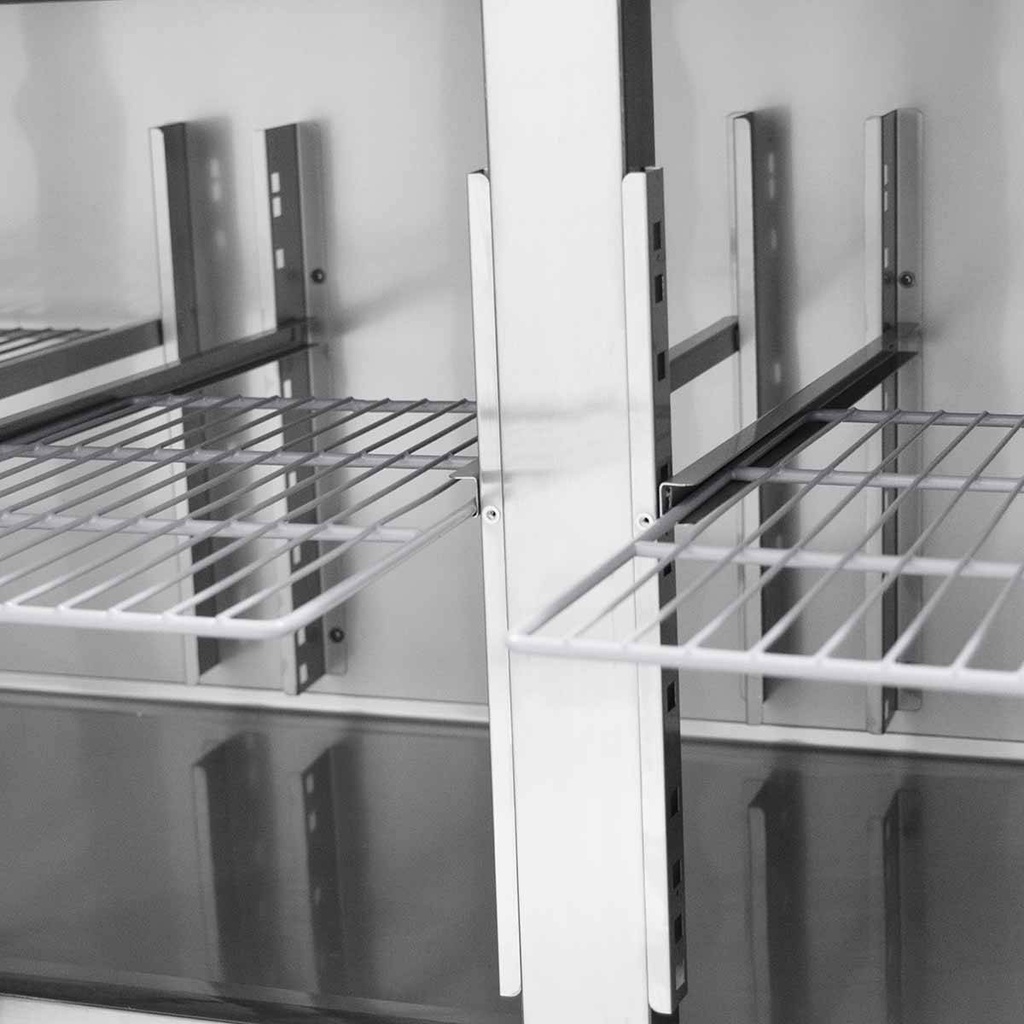 Kühltisch / 4-türig inkl. Aufkantung - Monoblock, 2230 x 700 mm
