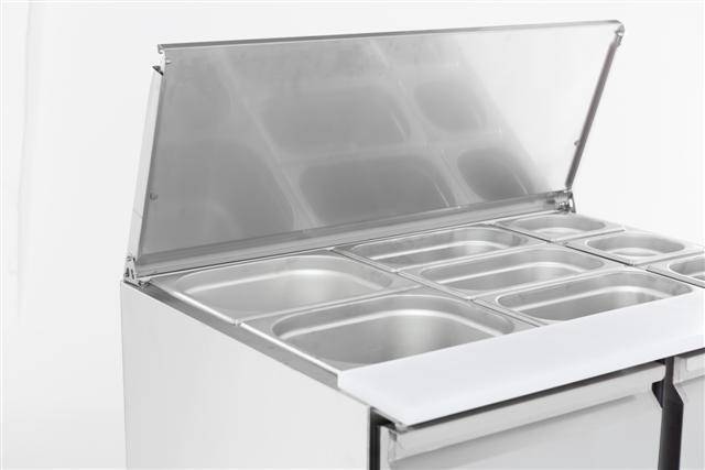 Gekühlde Saladette 2 Türen, 900 x 700 x 870 mm, 230 L