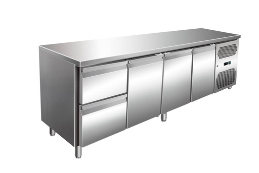 VIP Kühltisch mit 4 Türen und Aufkantung -2 bis +8°C 2230x700x860 mm